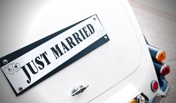 Cómo decorar el coche de tu boda