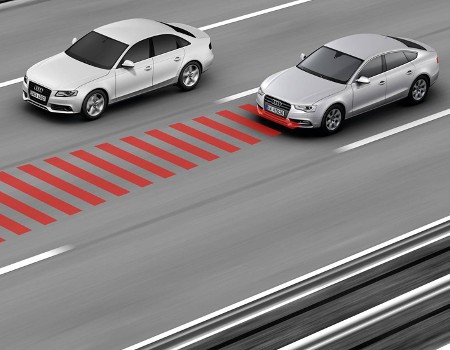 Los nuevos coches europeos deben llevar asistentes a la conducción. 