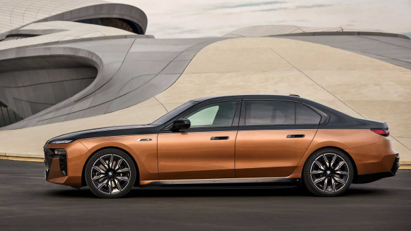 BMW: Nuevo modelo superior i7 M70 xDrive