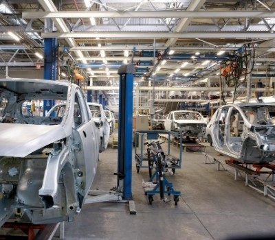 Mejoran las perspectivas en la automoción y aumentan los niveles de fabricación. 