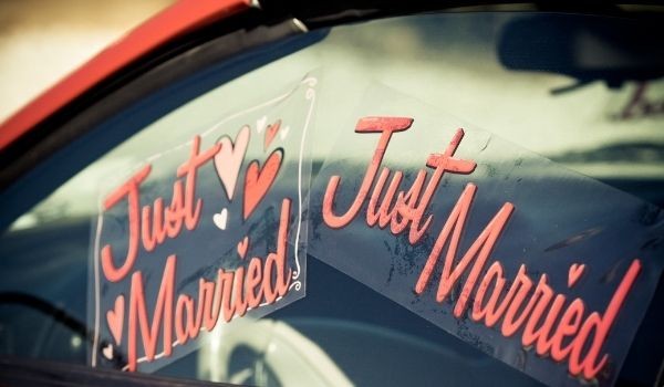 Cómo decorar el coche de tu boda