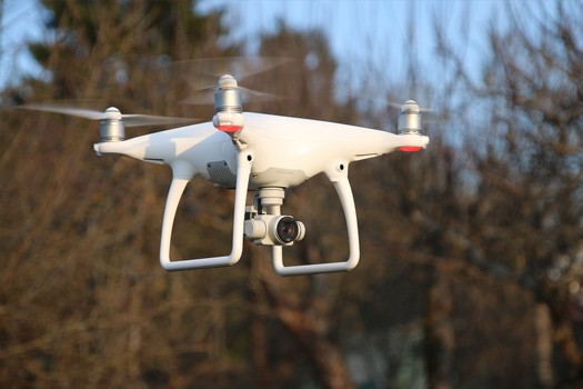 Los drones de la DGT pueden multarte, excepto por velocidad.