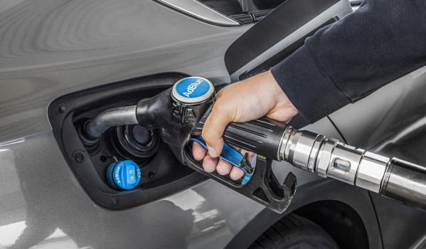 Precio de AdBlue: ¿por qué el aditivo para diésel sigue siendo caro?