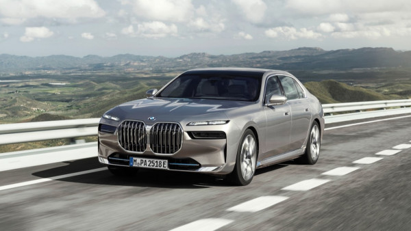 BMW amplía la gama de motores de la Serie 7
