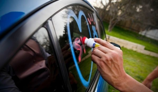 Cómo decorar el coche de tu boda