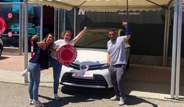 Lo que más valoran los compradores de coches de segunda mano en un concesionario.