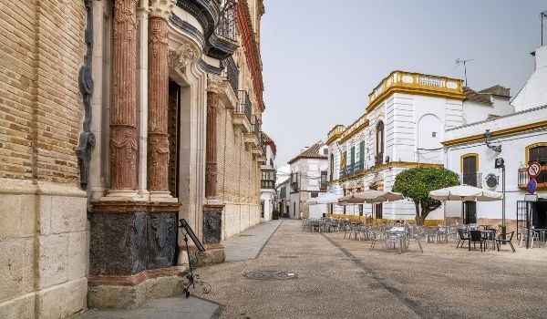 Descubrir Sevilla en coche.