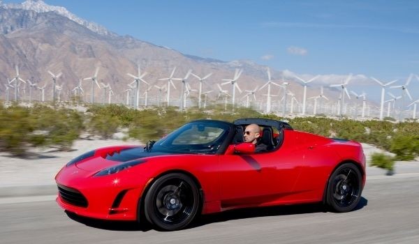 El origen y evolución de los coches eléctricos.