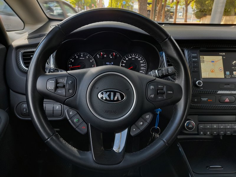 Imagen de Kia Carens