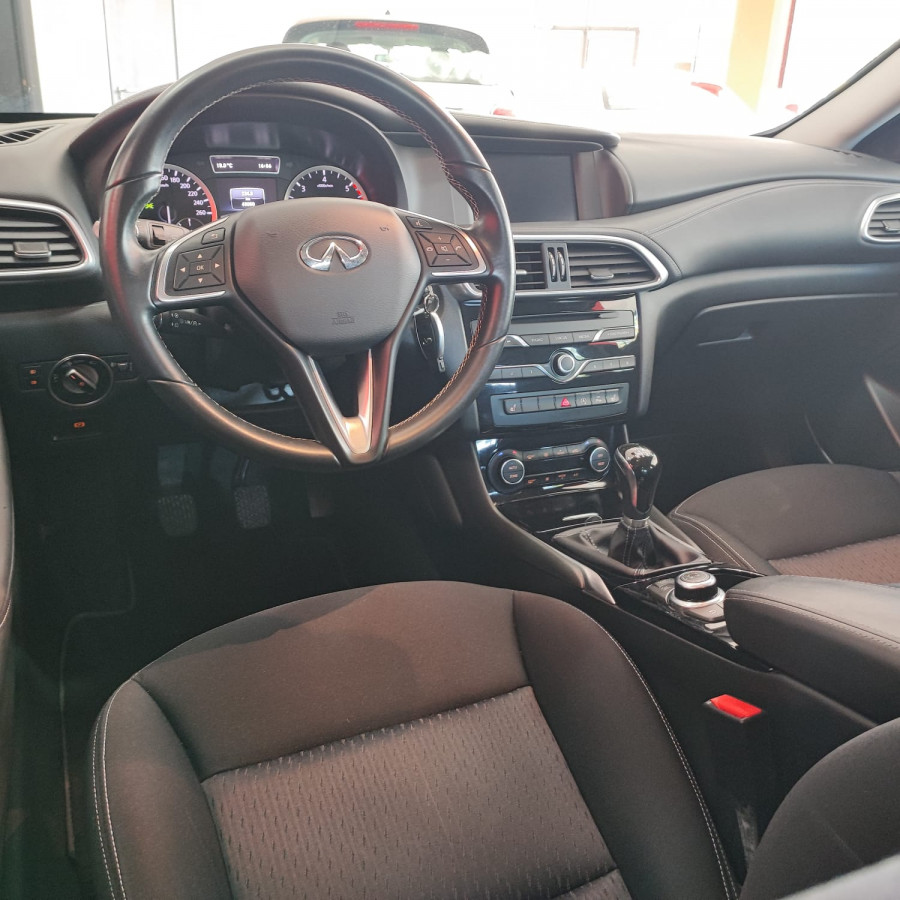 Imagen de Infiniti Q30