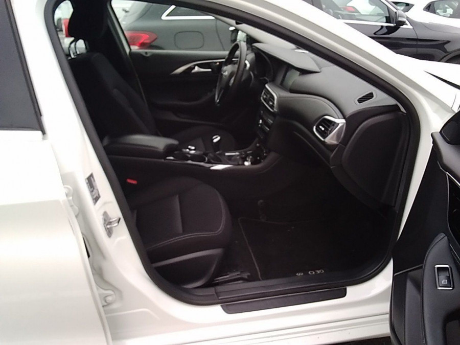 Imagen de Infiniti Q30