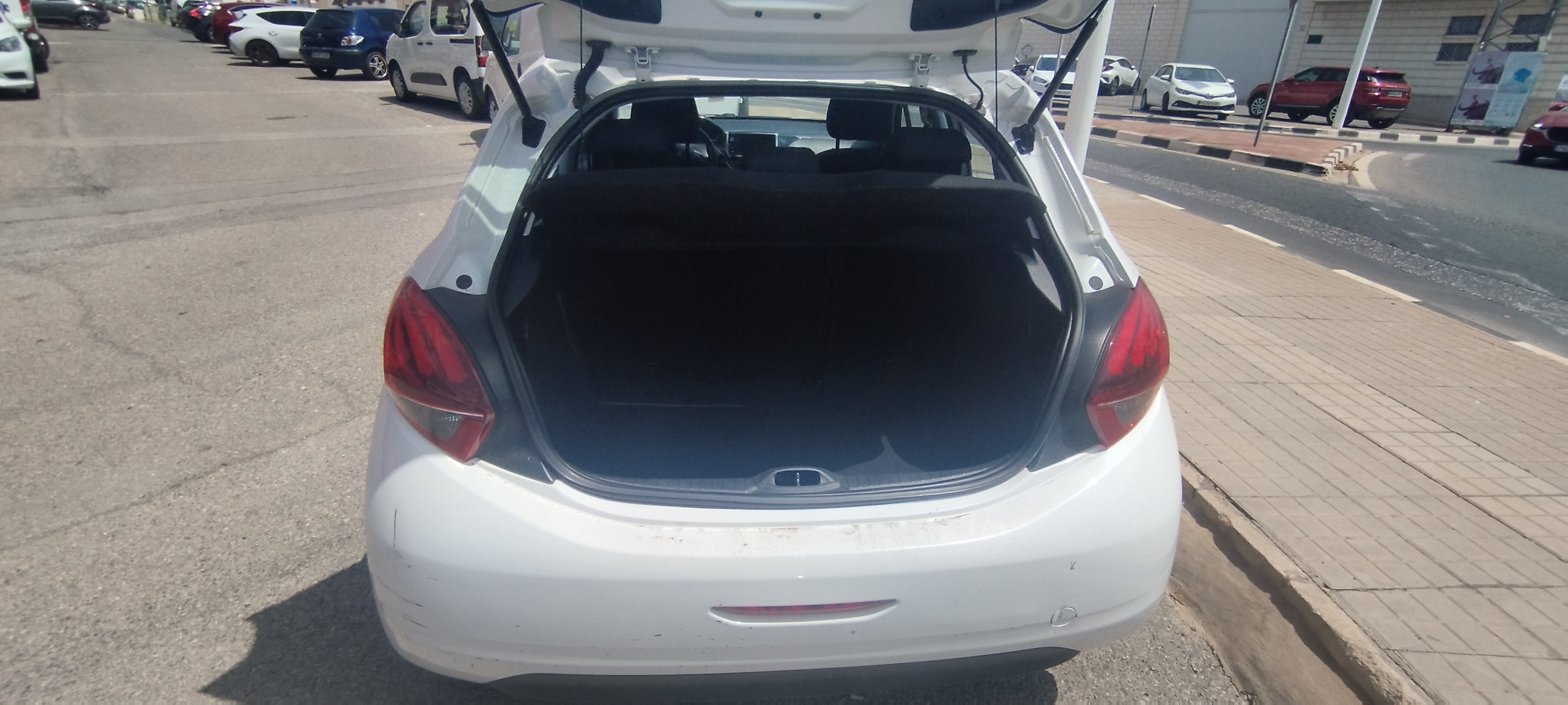 Imagen de Peugeot 208