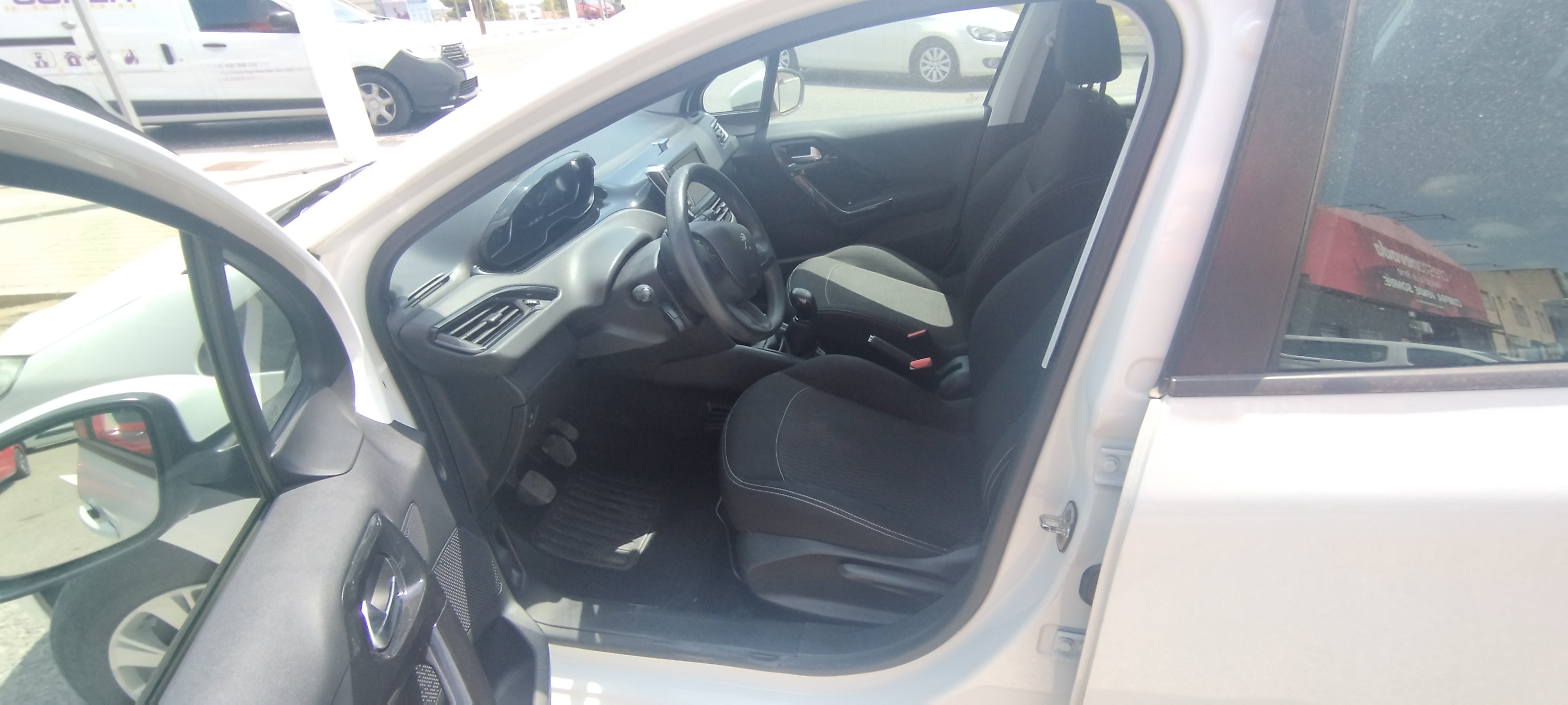 Imagen de Peugeot 208