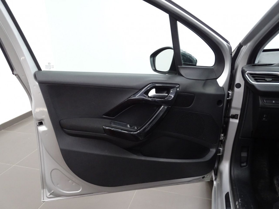 Imagen de Peugeot 208