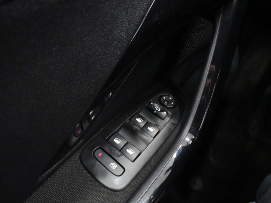 Imagen de Peugeot 208