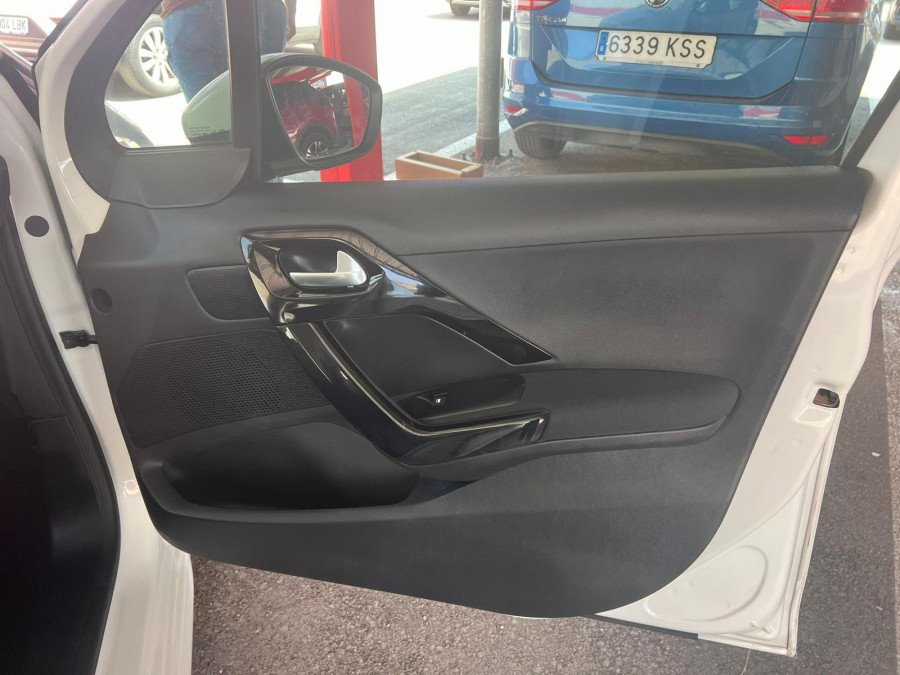 Imagen de Peugeot 208