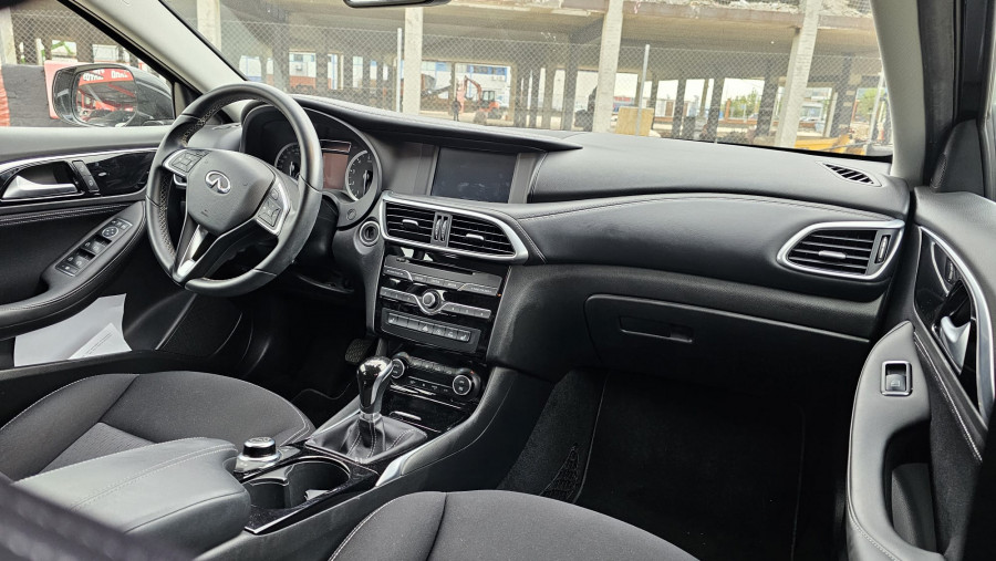 Imagen de Infiniti Q30