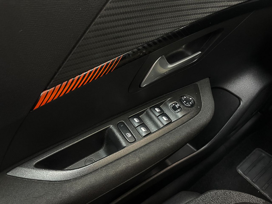 Imagen de Peugeot 208