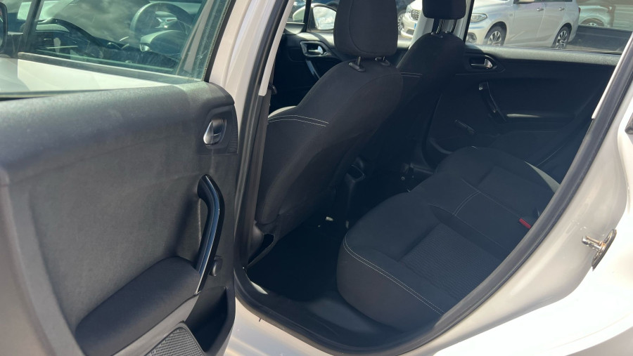 Imagen de Peugeot 208
