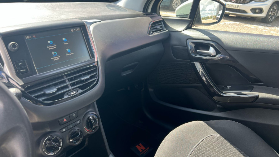 Imagen de Peugeot 208
