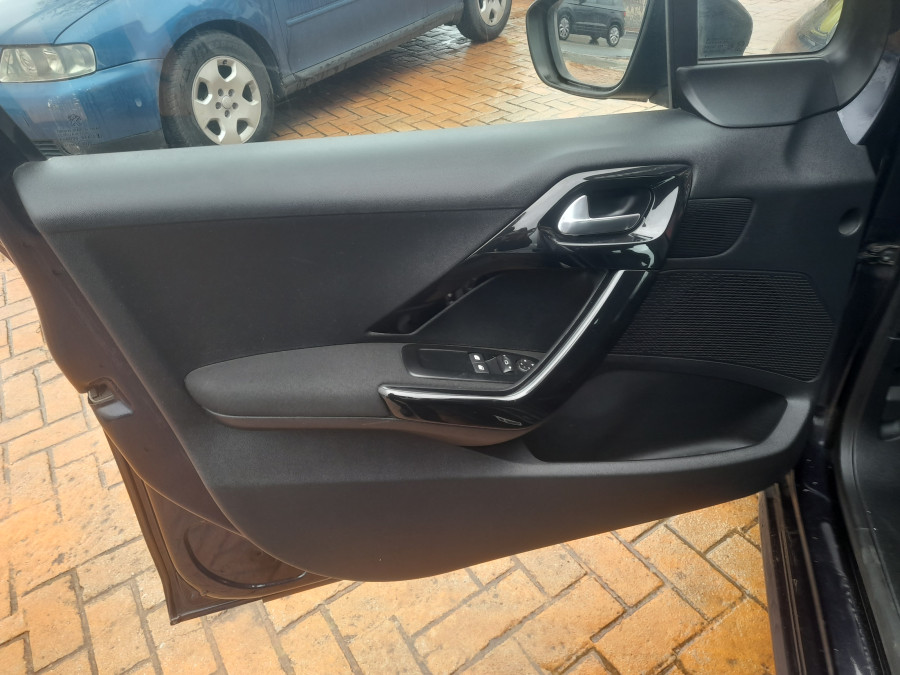 Imagen de Peugeot 208