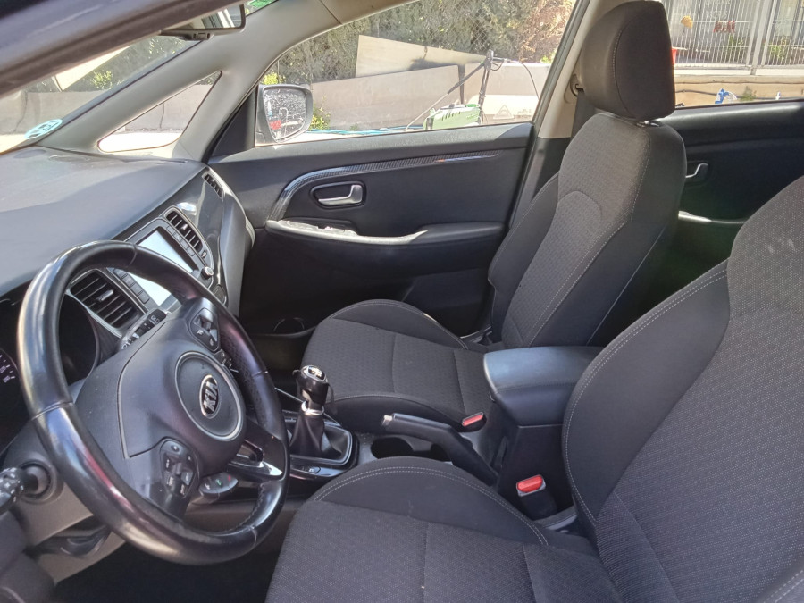 Imagen de Kia Carens