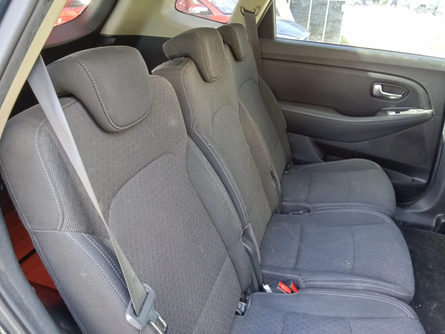 Imagen de Kia Carens