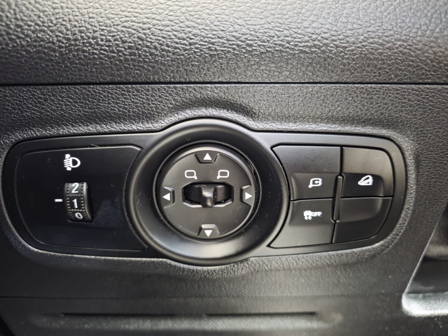 Imagen de dr automobiles DR 4.0