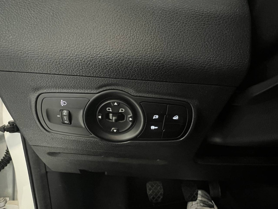 Imagen de dr automobiles DR 4.0
