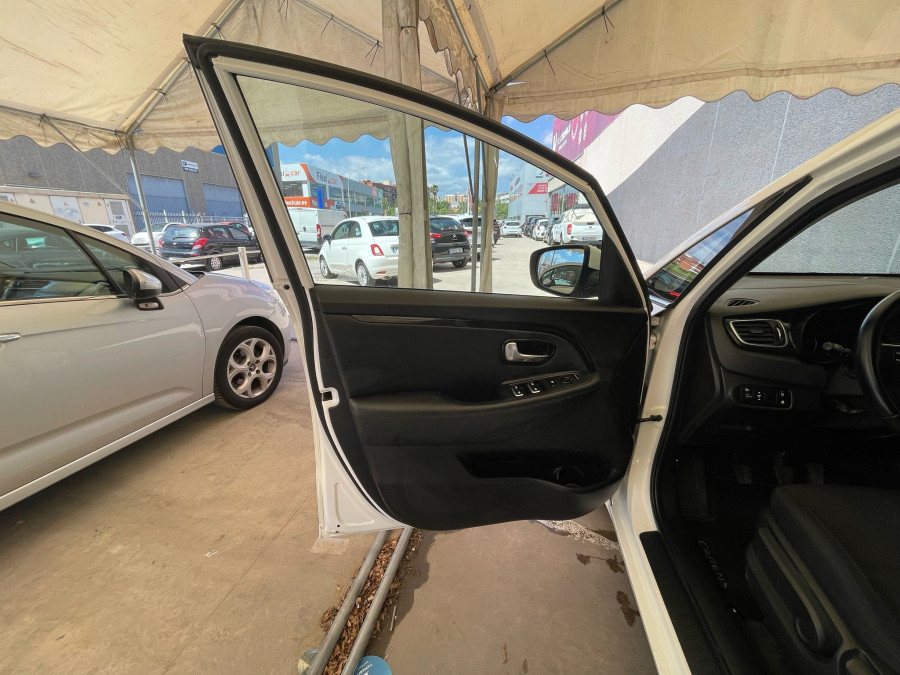 Imagen de Kia Carens