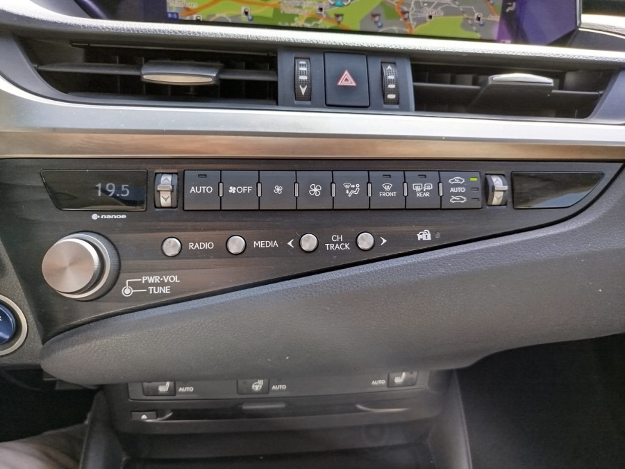 Imagen de Lexus ES
