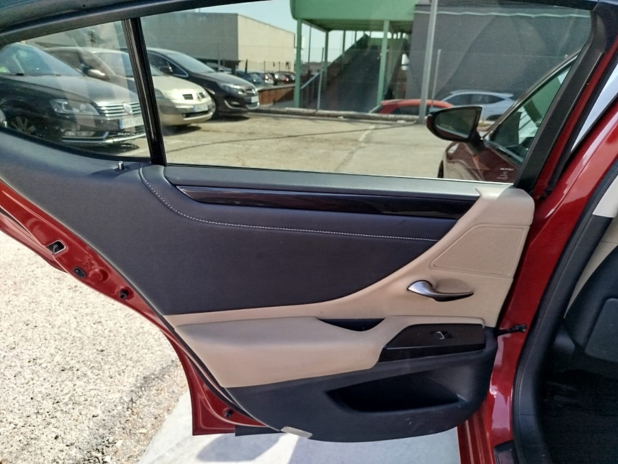 Imagen de Lexus ES