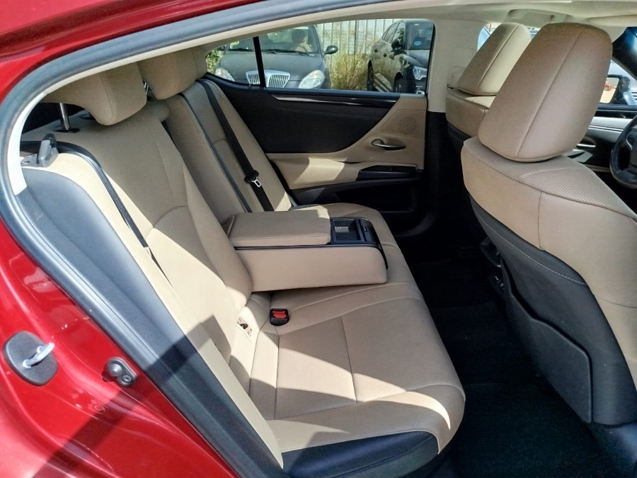 Imagen de Lexus ES