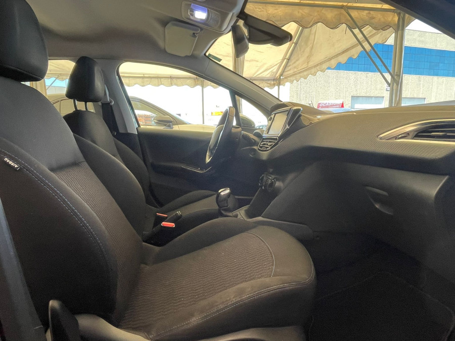 Imagen de Peugeot 208