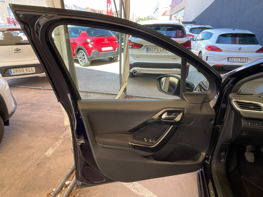Imagen de Peugeot 208