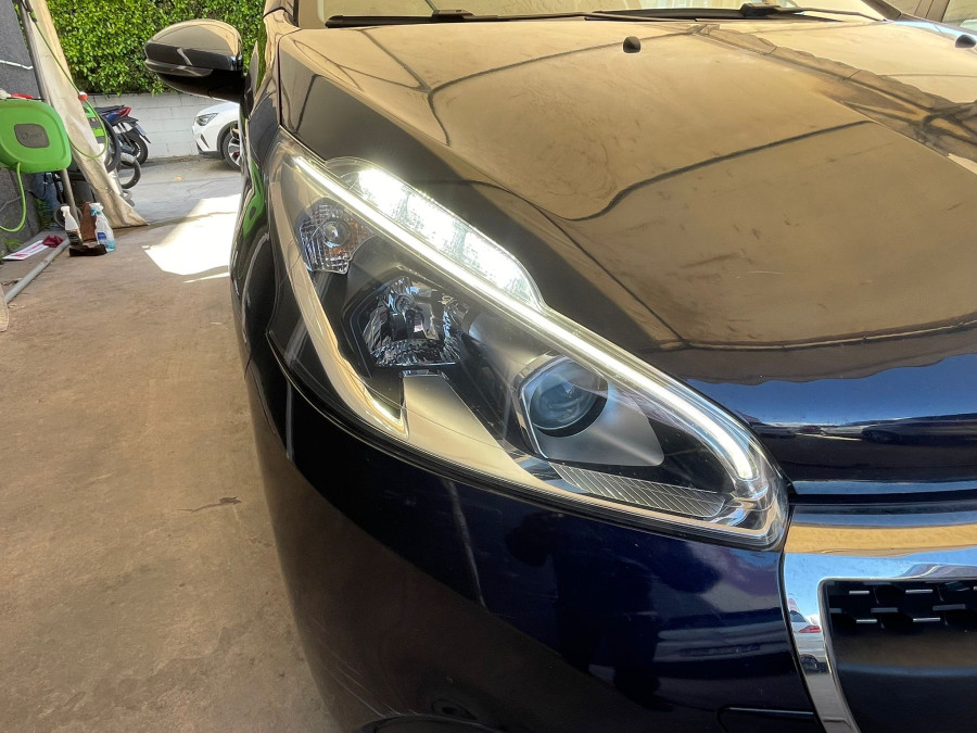 Imagen de Peugeot 208