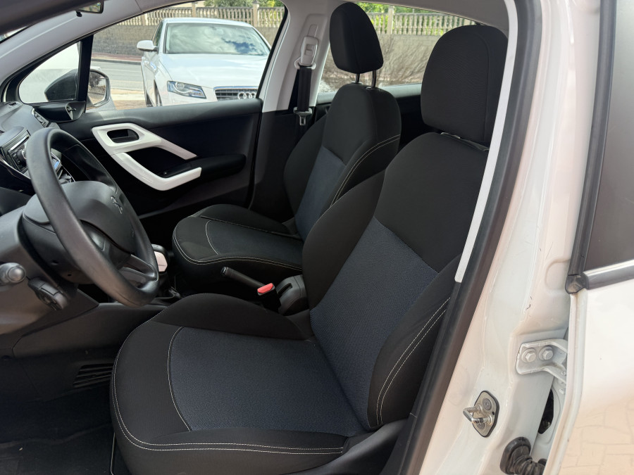 Imagen de Peugeot 208