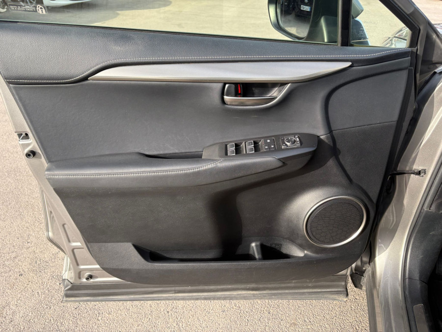 Imagen de Lexus NX
