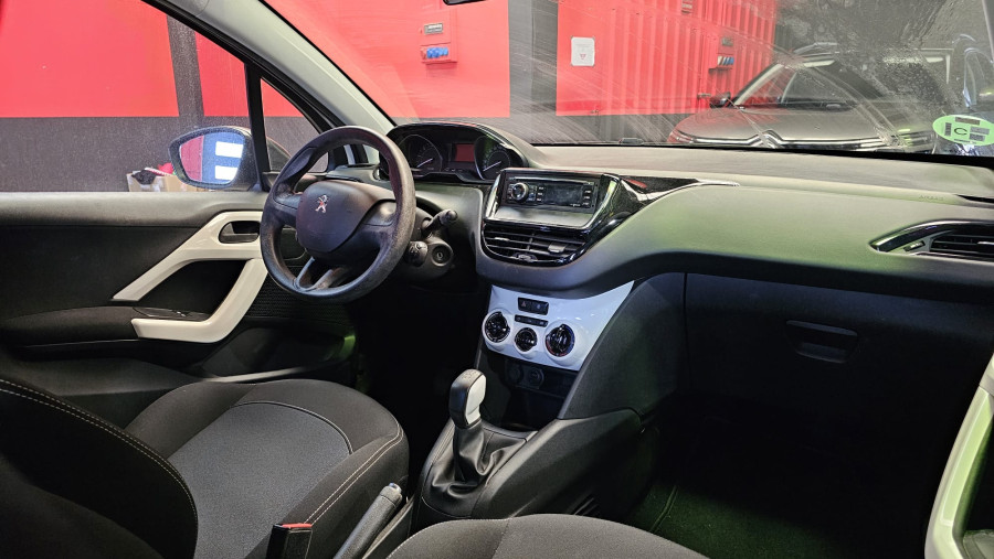 Imagen de Peugeot 208