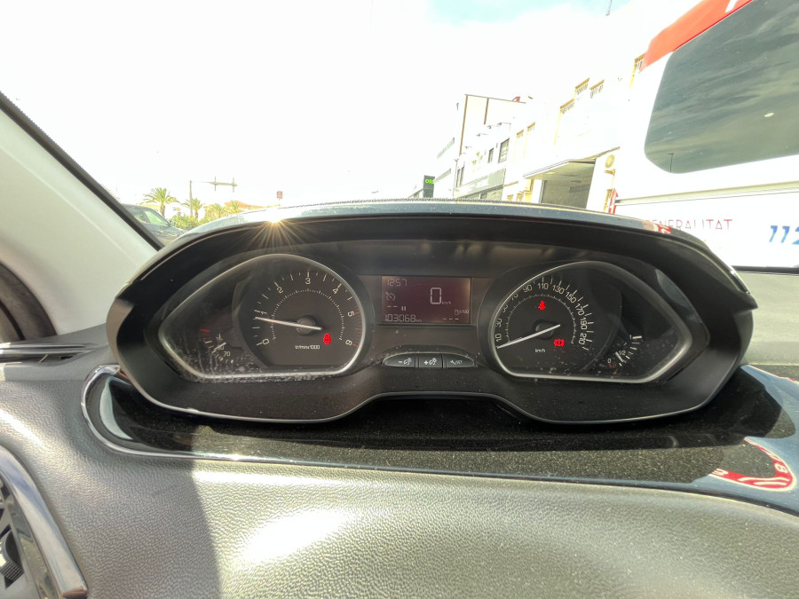 Imagen de Peugeot 208