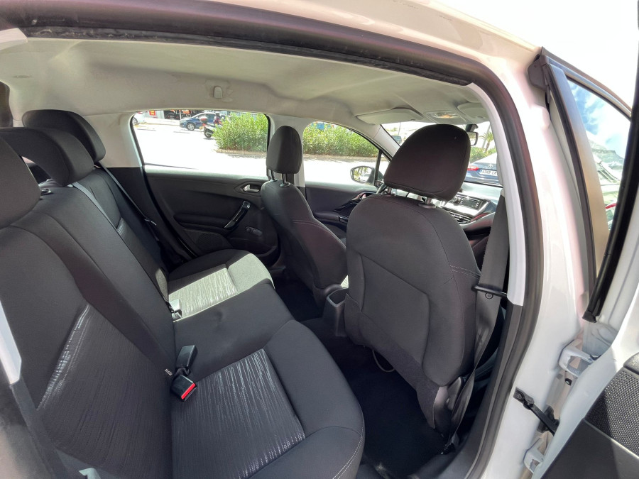Imagen de Peugeot 208