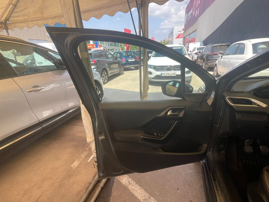 Imagen de Peugeot 208