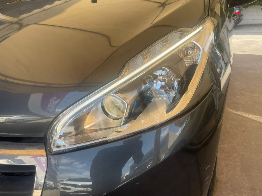 Imagen de Peugeot 208