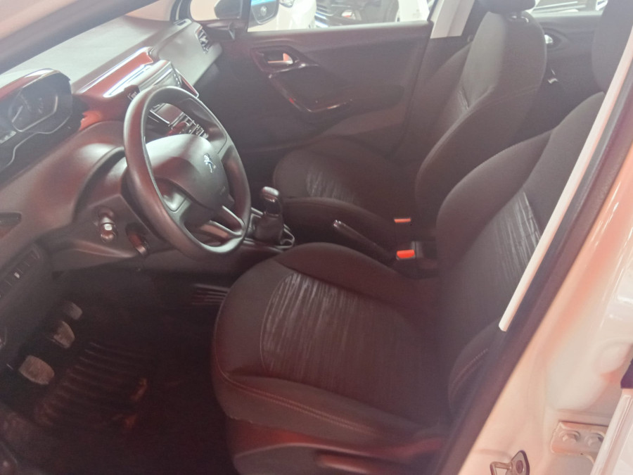 Imagen de Peugeot 208