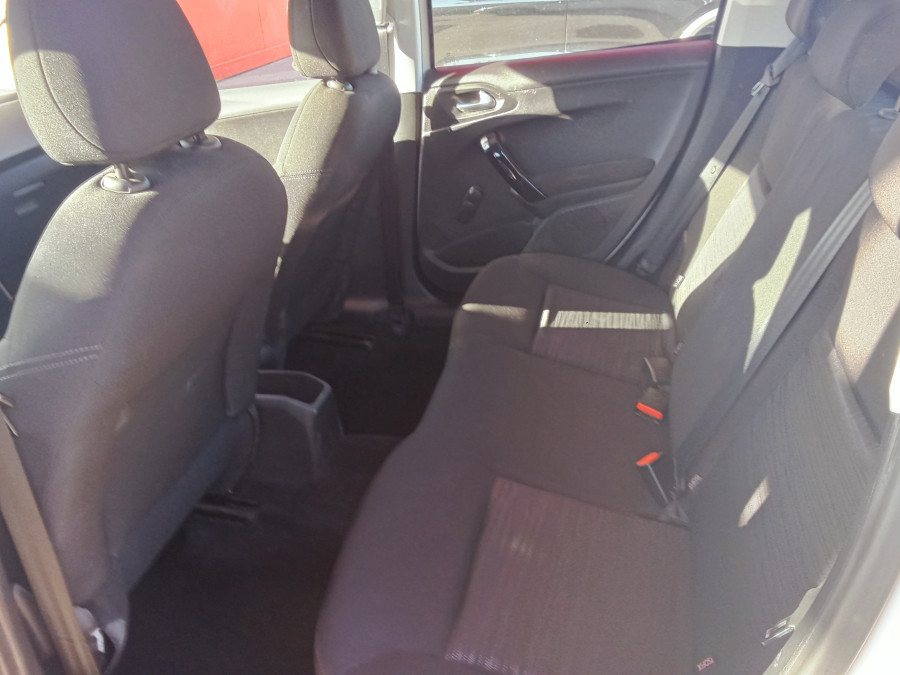 Imagen de Peugeot 208