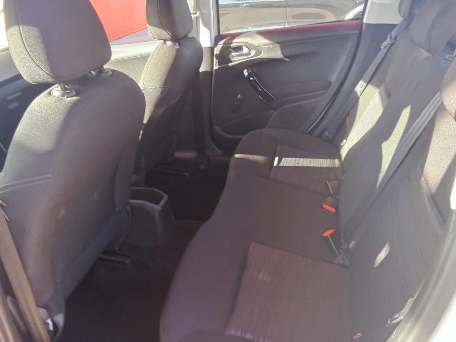 Imagen de Peugeot 208