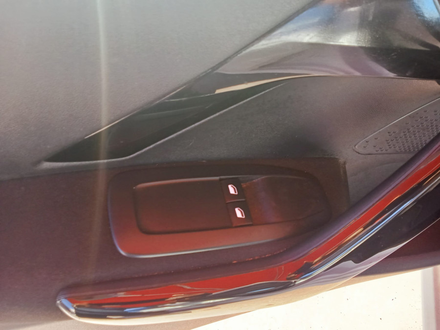 Imagen de Peugeot 208