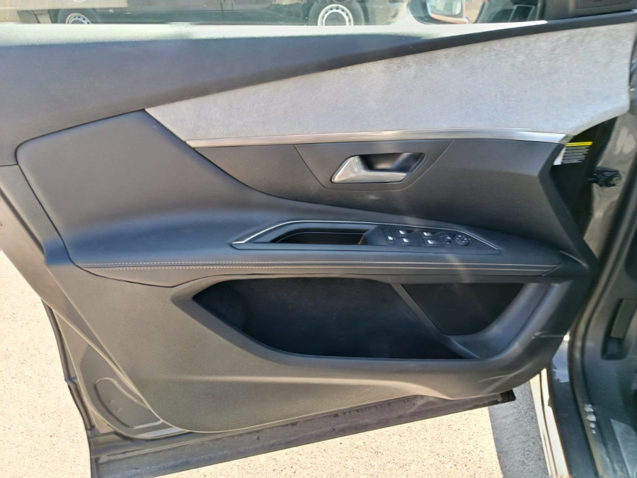 Imagen de Peugeot 3008 Hybrid