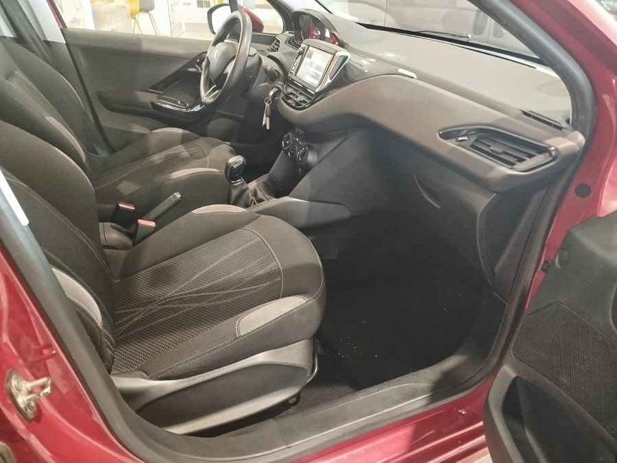 Imagen de Peugeot 208