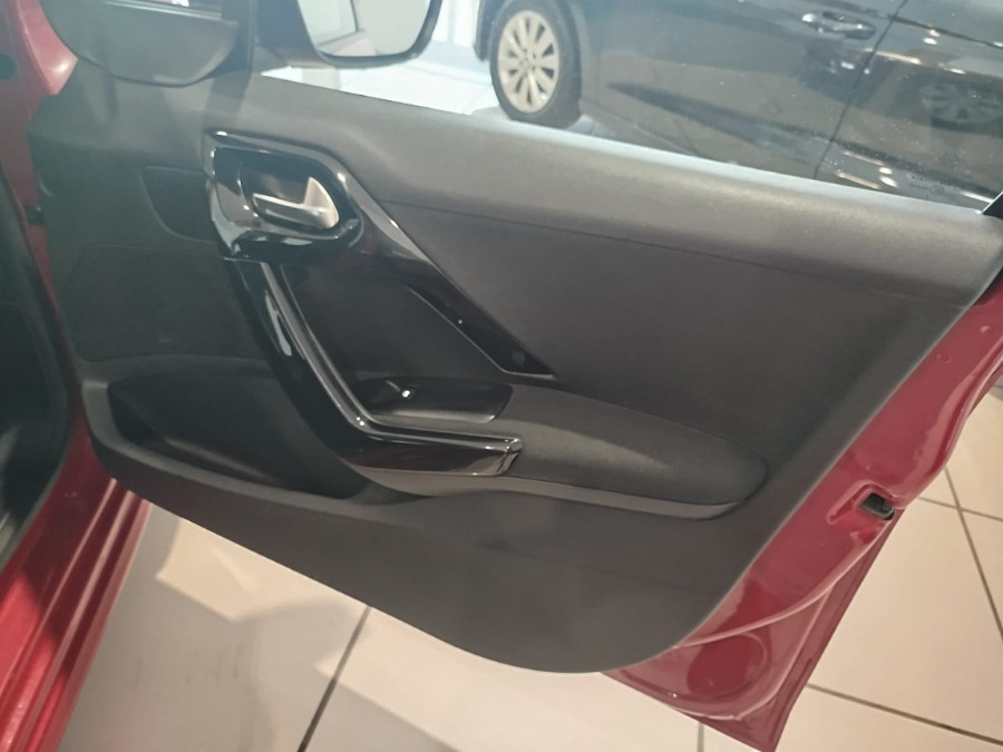 Imagen de Peugeot 208